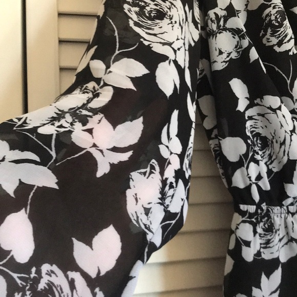 Love... Ady Floral Romper from Nordstrom Rack - Picture 6 of 12